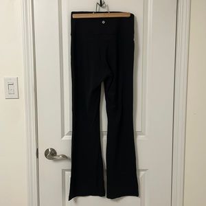 Lululemon high rise size 8 groove pants, new